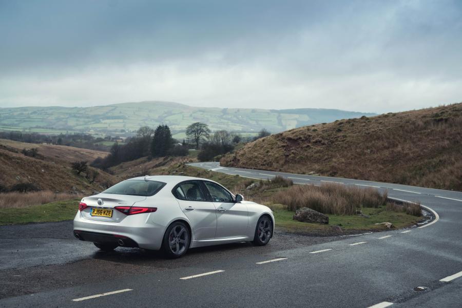  Alfa Romeo Giulia Q2 (952) 2016 года  (UK) (фото 19 из 43)